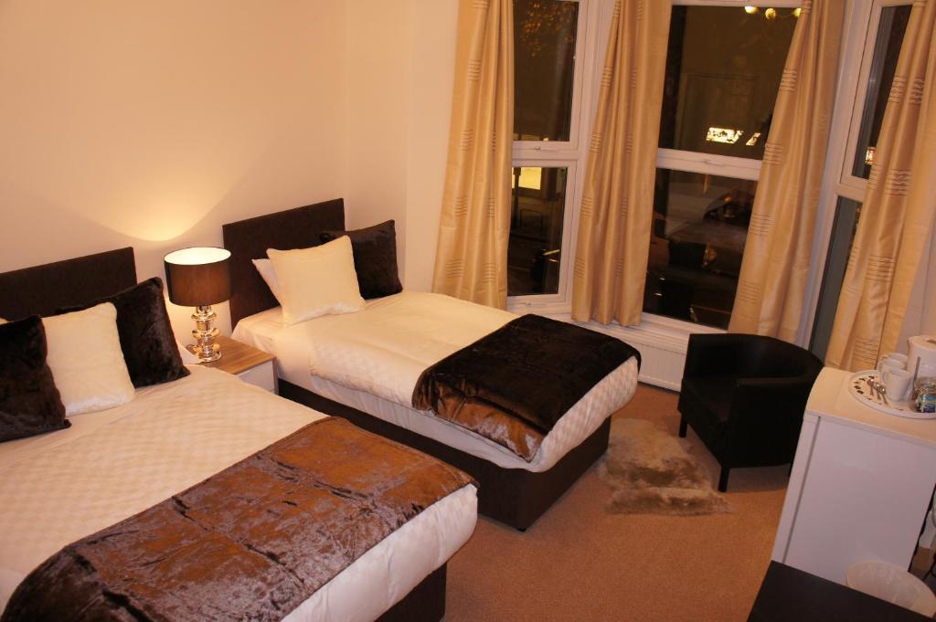 Sapphire Hotel London Room photo